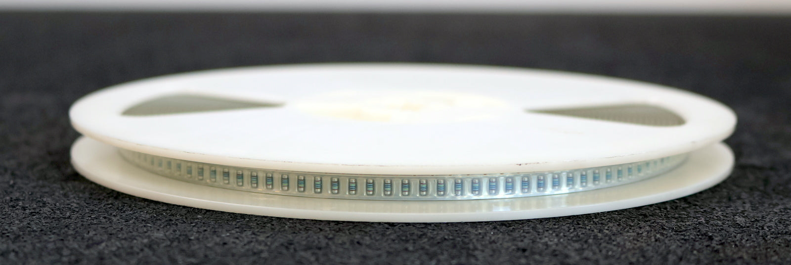 Bild des Artikels BEYSCHLAG-2000x-SMD-Widerstand-240Ω-MINI-MELF-240-Ohm-Model-MMA-0204-50