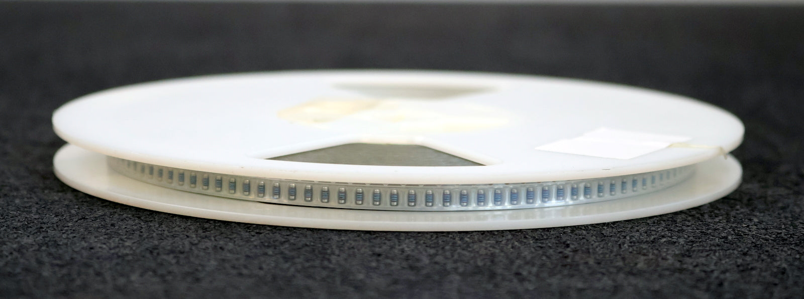 Bild des Artikels BEYSCHLAG-2000x-SMD-Widerstand-270Ω-MINI-MELF-270-Ohm-Model-MMA-0204-50