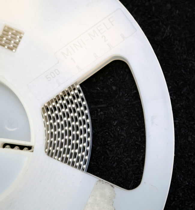 Bild des Artikels BEYSCHLAG-700x-SMD-Widerstand-332Ω-MINI-MELF-332-Ohm-Model-MMA-0204-50