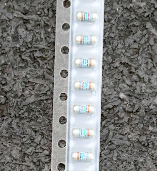 Bild des Artikels BEYSCHLAG-2000x-SMD-Widerstand-825Ω-MINI-MELF-825-Ohm-Model-MMA-0204-50