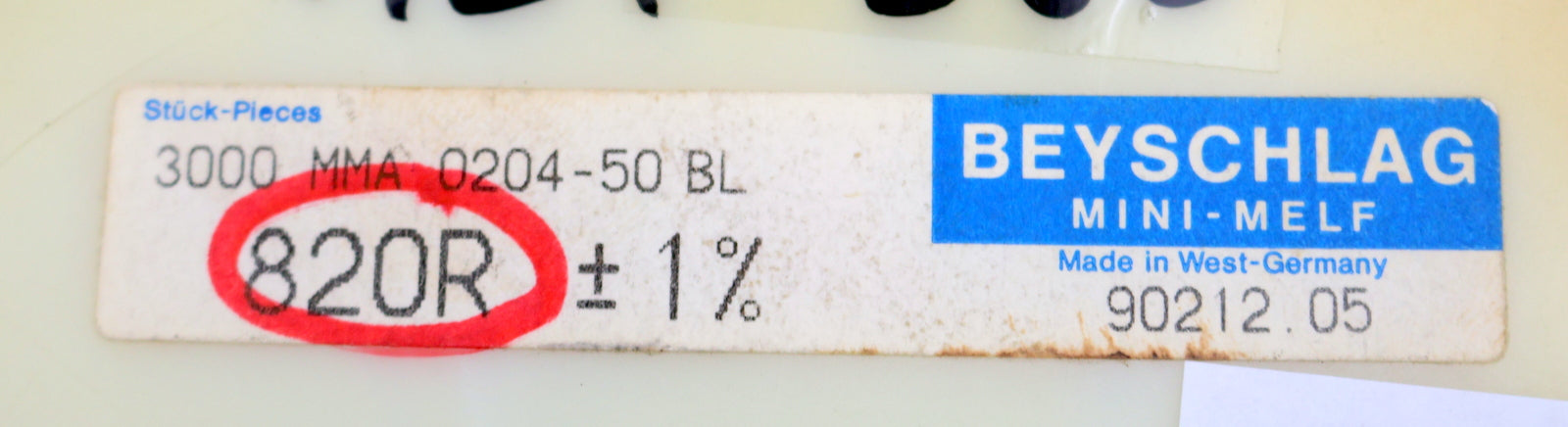 Bild des Artikels BEYSCHLAG-500x-SMD-Widerstand-820Ω-MINI-MELF-820-Ohm-Model-MMA-0204-50