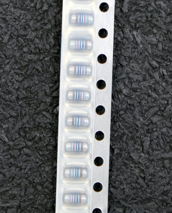 Bild des Artikels BEYSCHLAG-500x-SMD-Widerstand-820Ω-MINI-MELF-820-Ohm-Model-MMA-0204-50
