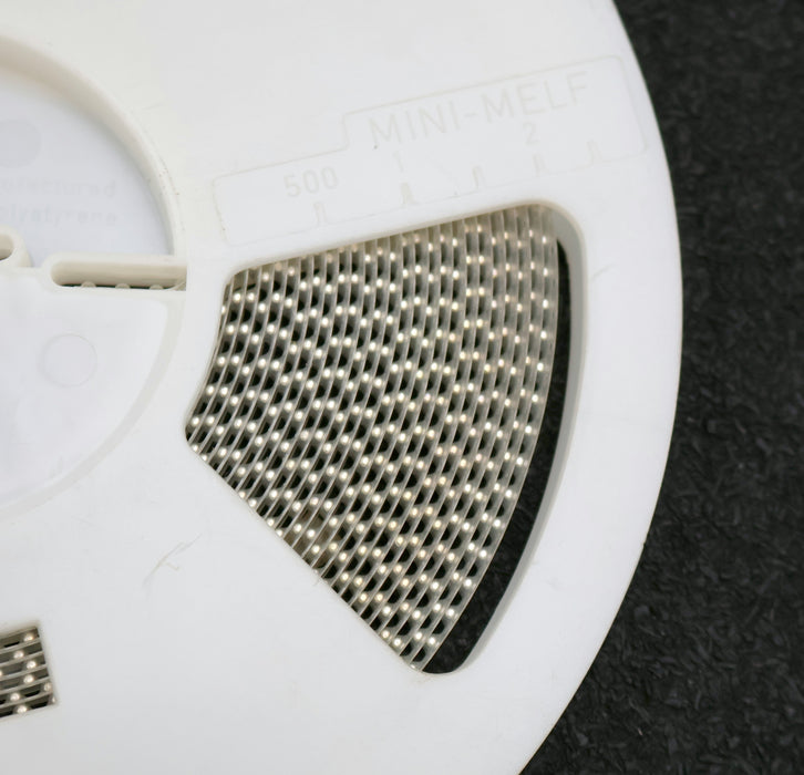 Bild des Artikels BEYSCHLAG-2000x-SMD-Widerstand-820Ω-MINI-MELF-820-Ohm-Model-MMA-0204-50
