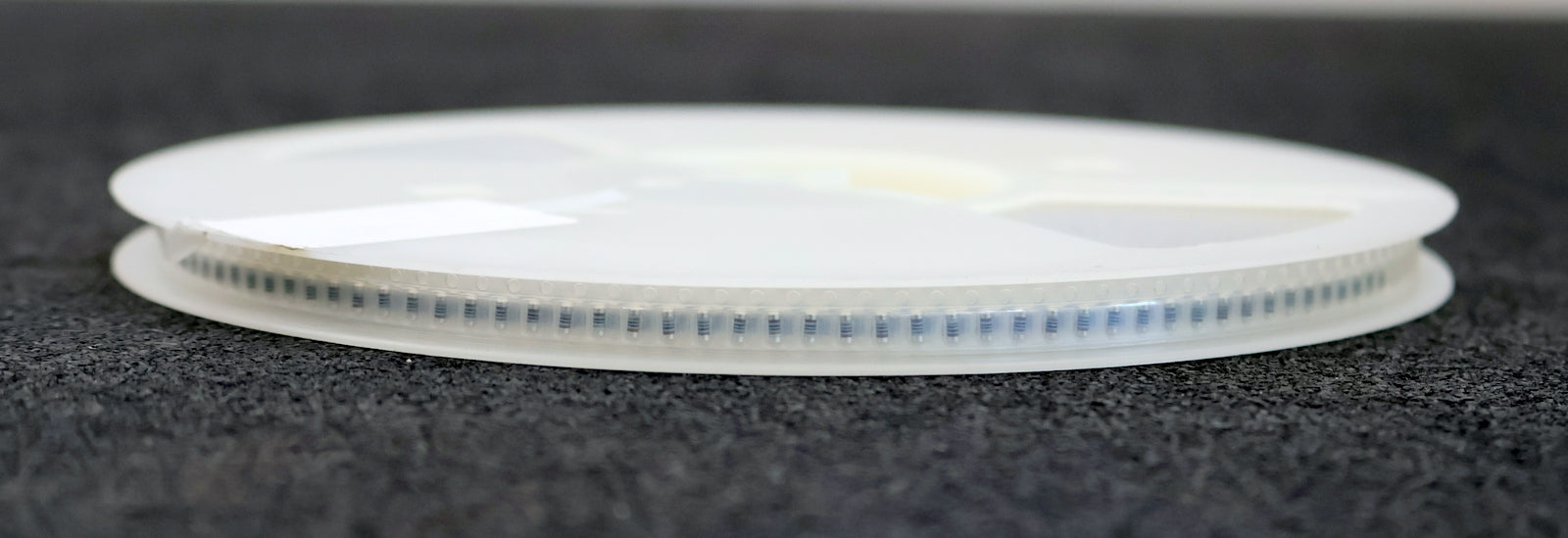 Bild des Artikels BEYSCHLAG-2500x-SMD-Widerstand-910Ω-MINI-MELF-820-Ohm-Model-MMA-0204-50