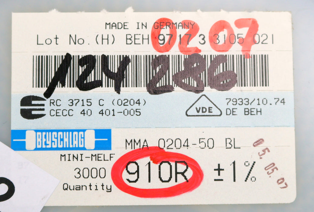 Bild des Artikels BEYSCHLAG-2500x-SMD-Widerstand-910Ω-MINI-MELF-820-Ohm-Model-MMA-0204-50