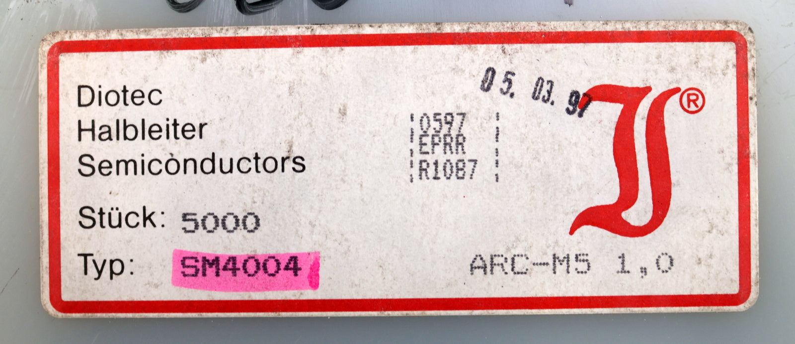 Bild des Artikels DIOTEC-1000x-Silizium-Gleichrichterdioden-für-die-Oberflächenmontage-SM4004