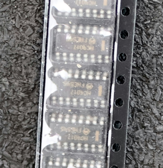 Bild des Artikels MOTOROLA-20x-Dekadischer-Aufwärts-,-Abwärts-Zähler,-Teiler-MC74HC4017DR2