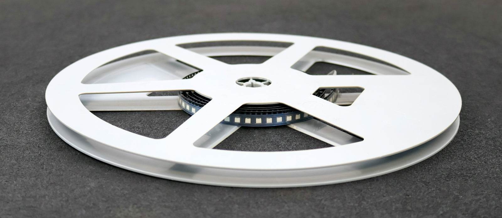 Bild des Artikels 260x-LED-LGA679-Grün-seitlich-4024E-M-13"-reel-with-260-units-unbenutzt
