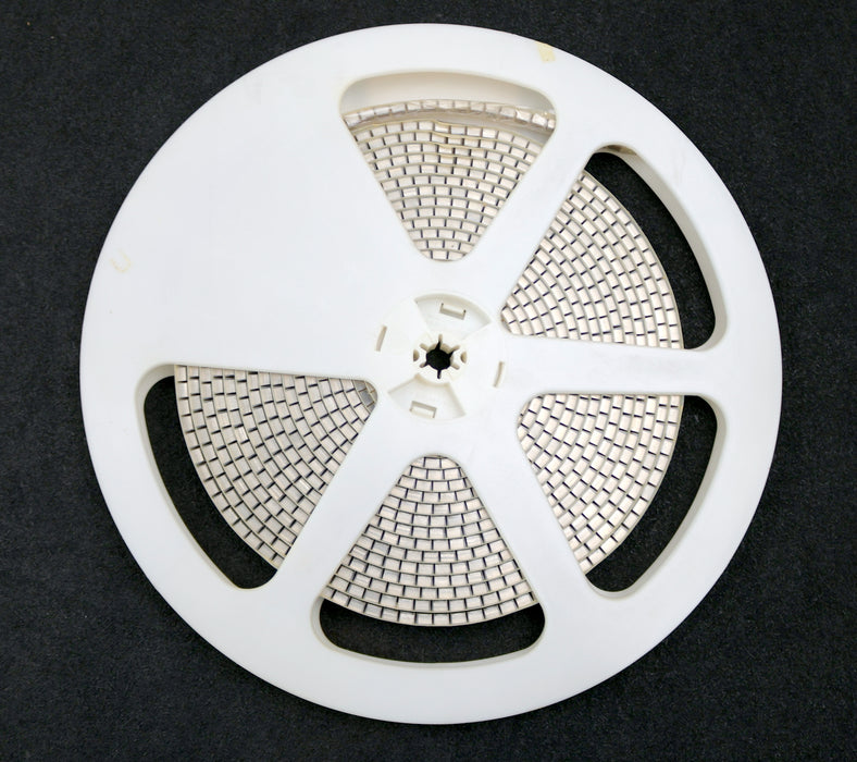 Bild des Artikels PHILIPS-600x-MKPS-Chip-Kondensator-Folienkondensatoren-0,47µF-SMD-394-25V