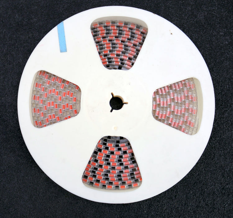 Bild des Artikels VISHAY-300x-Festkörper-Tantal-Chipkondensatoren-0,476µF-konform-beschichtet