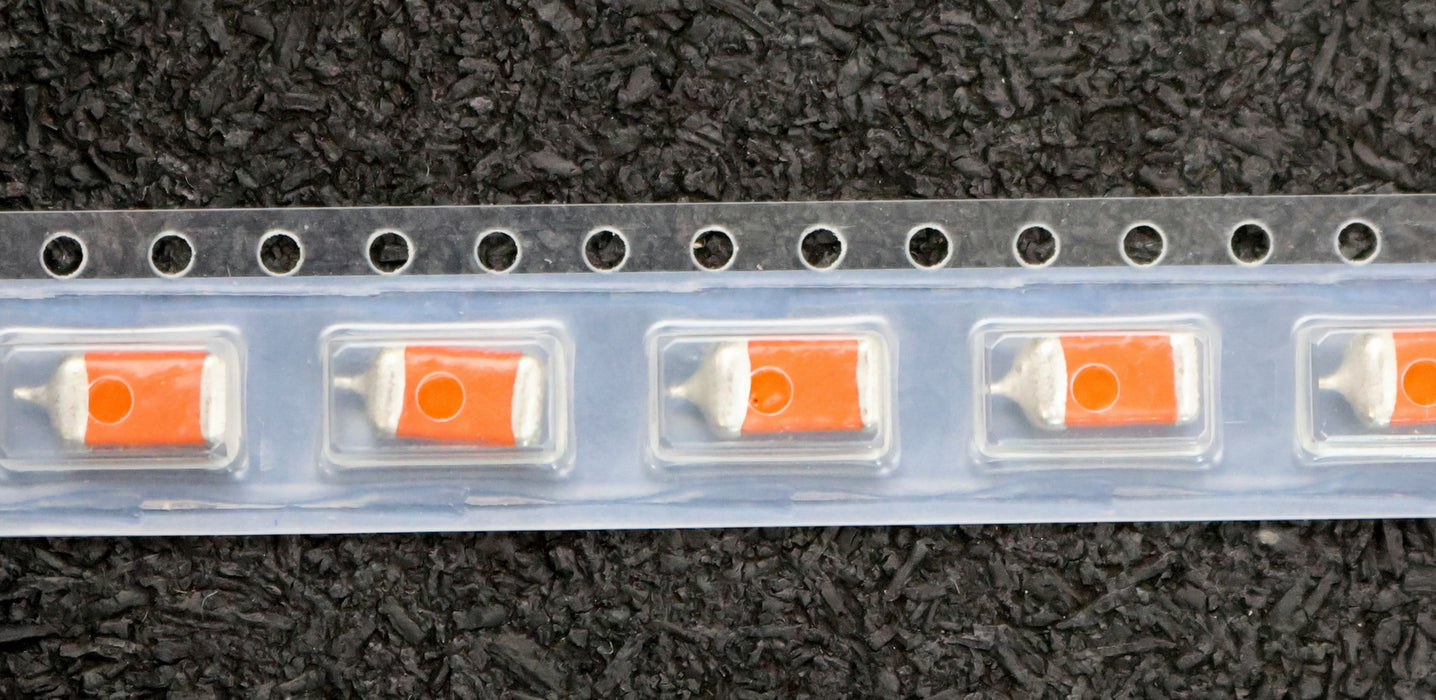 Bild des Artikels ROEDERSTEIN-450x-Tantal-Chipkondensatoren-68µF-6TD-6-68µF-6V-TD6686006ME11