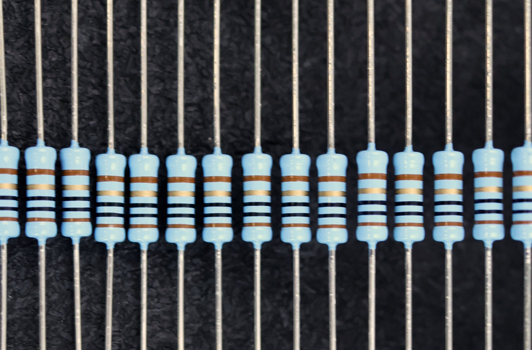 Bild des Artikels BEYSCHLAG-900x-Metallschichtwiderstände-10Ω-10-Ohm-Toleranz-1%-Model-MBE-0414-50