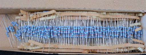 Bild des Artikels BEYSCHLAG-700x-Metallschichtwiderstände-330Ω-330-Ohm-Toleranz-1%