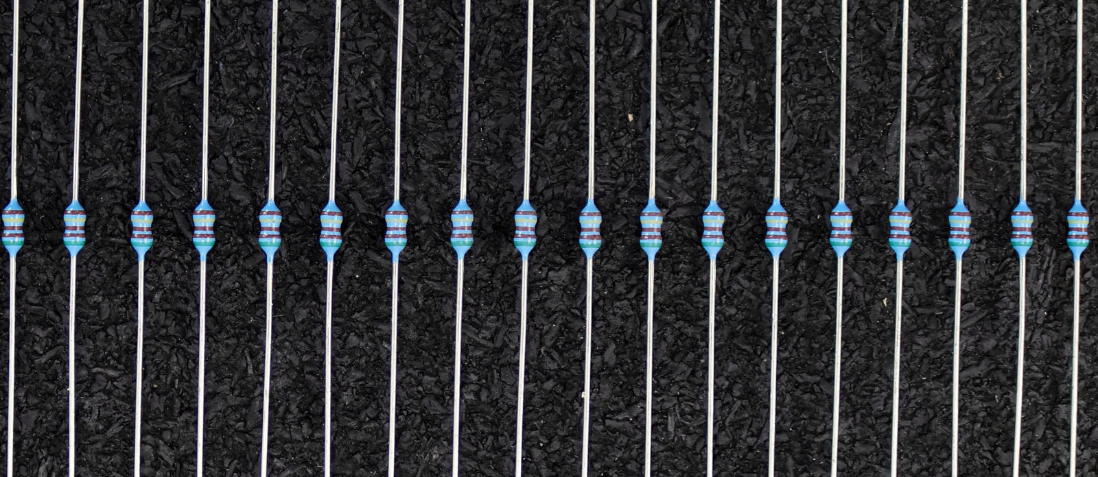 Bild des Artikels YAGEO-5000x-Metallschichtwiderstände-5,11MΩ-0,4W-50-PPM-52mm-5110000-Ohm