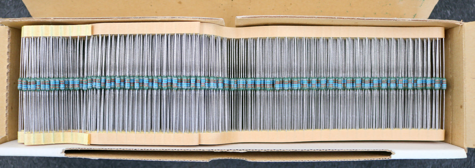 Bild des Artikels MATSUSHITA-1800x-Metallschichtwiderstände-86,6kΩ-1/4W-86600-Ohm-Toleranz-1%