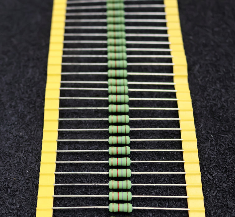 Bild des Artikels KOA-1900x-Metallschichtwiderstände-1,8kΩ-1800-Ohm-Toleranz-5%-SPR1CT52A182J