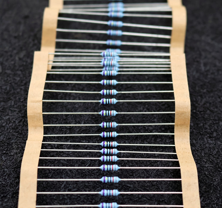 Bild des Artikels BEYSCHLAG-800x-Metallschichtwiderstände-820Ω-820-Ohm-Toleranz-0,1%