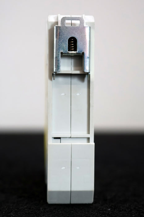 Bild des Artikels MAYSER-Sicherheitsschaltgerät-Typ-SG-EFS-104/4L-Nr.-1004128-Gehäuse-angebrochen!