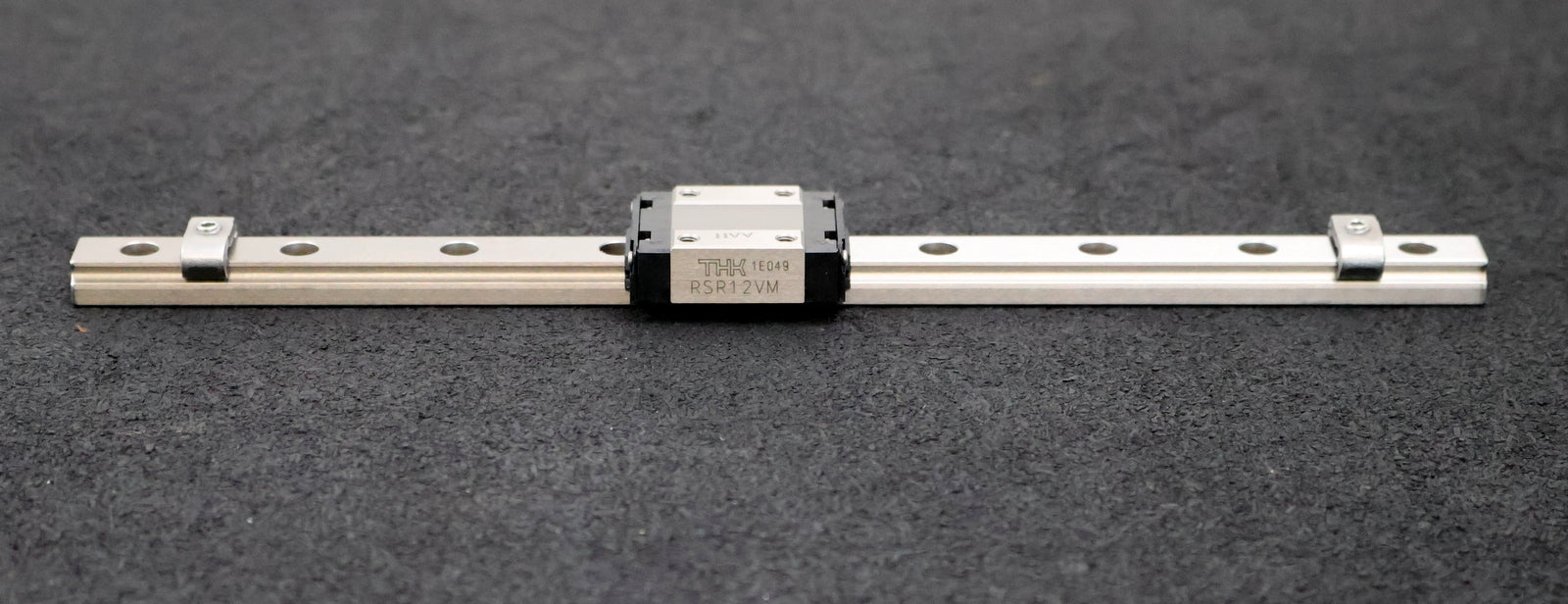 Bild des Artikels THK-Linearführung-mit-einem-Schlitten-RSR12VMUU+220LM-Schienenlänge-220mm