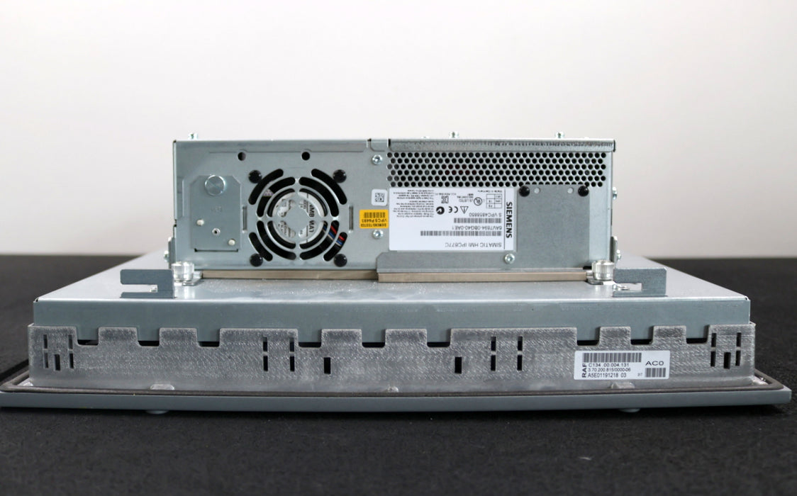 Bild des Artikels SIEMENS-SIMATIC-HMI-IPC677C-Panel-PC-6AV7894-0BG40-0AE1-Vers.18-!verkratzt!