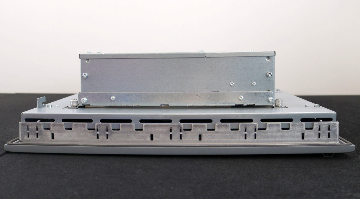 Bild des Artikels SIEMENS-SIMATIC-HMI-IPC677C-Panel-PC-6AV7894-0BG30-0AC0-Vers.-18-gebraucht