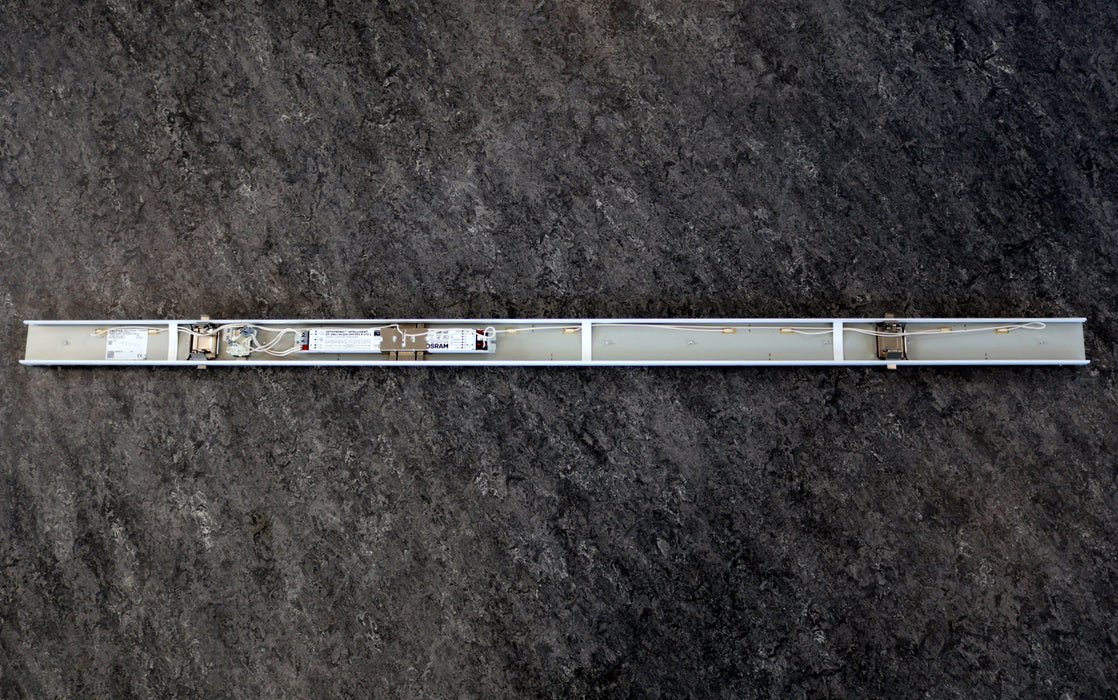 Bild des Artikels TRILUX-E-LINE-LED-4x-Geräteträger-7650-TB-LED8000-840-tief-breit-strahlend
