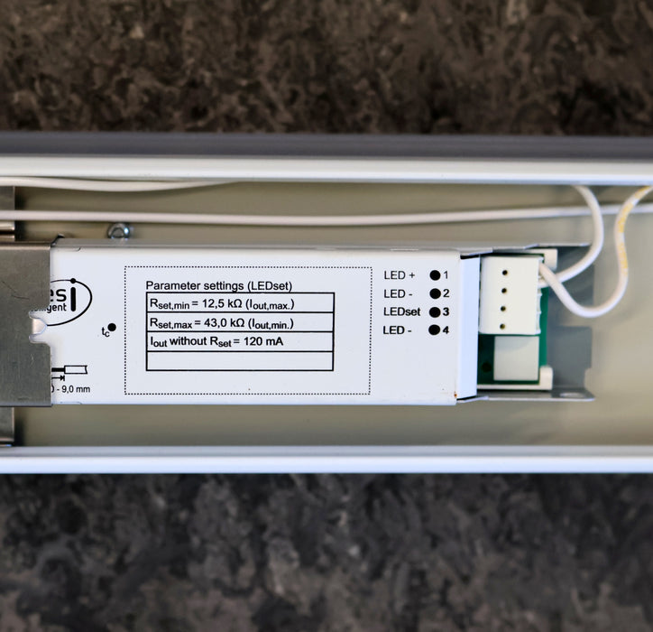 Bild des Artikels TRILUX-LED-Geräteträger-für-E-Line-Lichtbandsystem