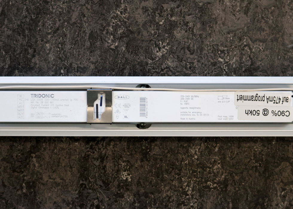 Bild des Artikels ZUMTOBEL-2x-Lichtbandleuchte-Art.Nr.-70468147