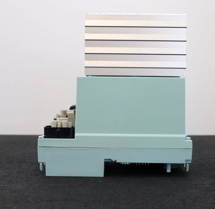 Bild des Artikels SIEMENS-ET200pro-FC-F-Frequenzumrichter-6SL3235-0TE21-1SB0-Gehäuse-angebrochen