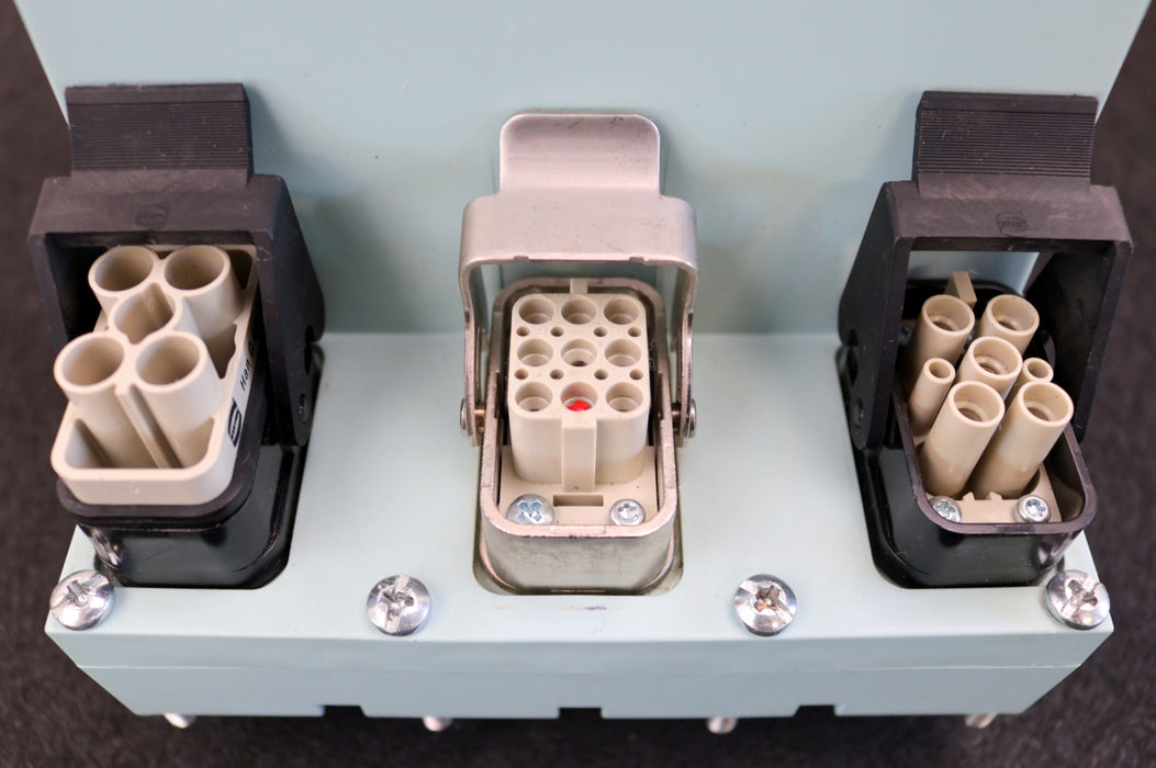 Bild des Artikels SIEMENS-ET200pro-FC-F-Frequenzumrichter-6SL3235-0TE21-1SB0-Gehäuse-beschädigt