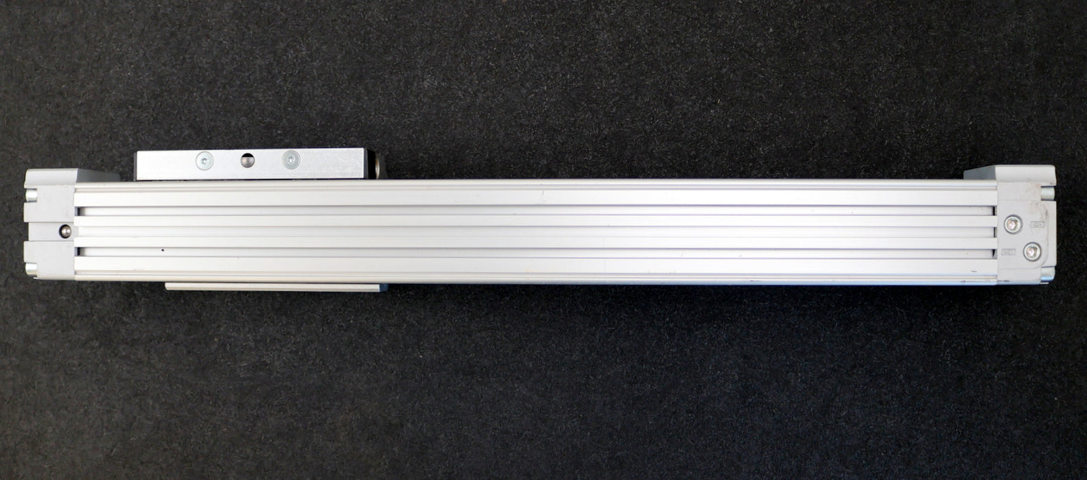 Bild des Artikels FESTO-Linearantrieb-DGPL-32-300-PPV-A-KF-B-Mat.Nr.-161793-KolbenØ-32mm