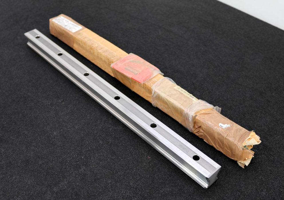 Bild des Artikels REXROTH-Kugelschiene-Baugröße-30-MNR:-R160570231-Länge-462mm-unbenutzt