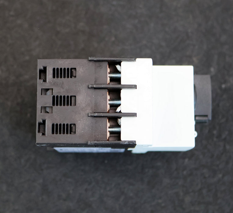 Bild des Artikels SIEMENS-Leistungsschalter-3RV1421-1GA10-4,5-6,3A-unbenutzt-in-OVP
