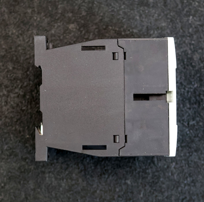 Bild des Artikels EATON-MOELLER-2x-Leistungsschütz-DIL-M9-10-Spulenspannung-230V-50Hz-/-240V-60Hz