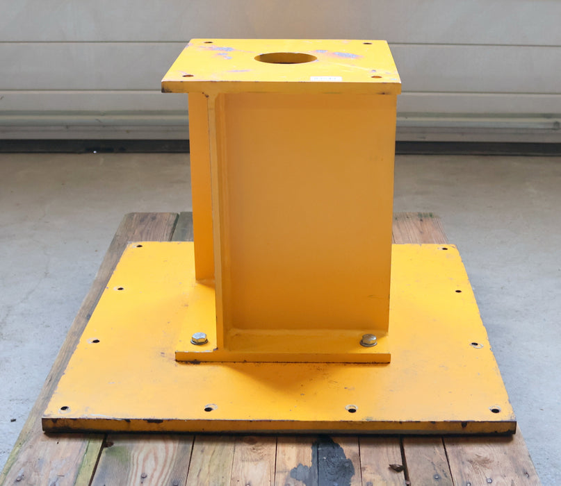 Bild des Artikels Fundament-Sockel-f.-Säulenschwenkkran-Höhe-520mm-Stellfläche-750x750mm-gebraucht
