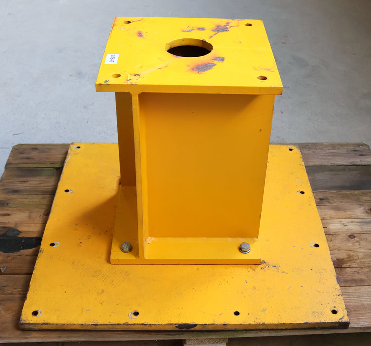 Bild des Artikels Fundament-Sockel-f.-Säulenschwenkkran-Höhe-520mm-Stellfläche-750x750mm-gebraucht