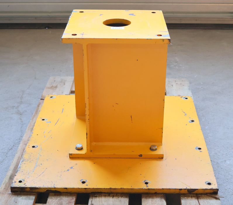 Bild des Artikels Fundament-Sockel-für-Säulenschwenkkran-Höhe-495mm-Stellfläche-750x750mm