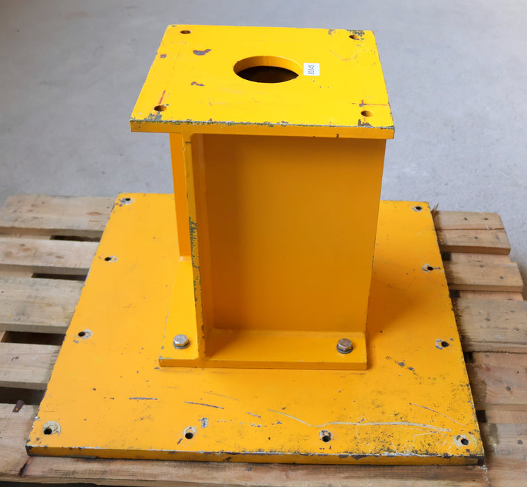 Bild des Artikels Fundament-Sockel-für-Säulenschwenkkran-Höhe-495mm-Stellfläche-750x750mm