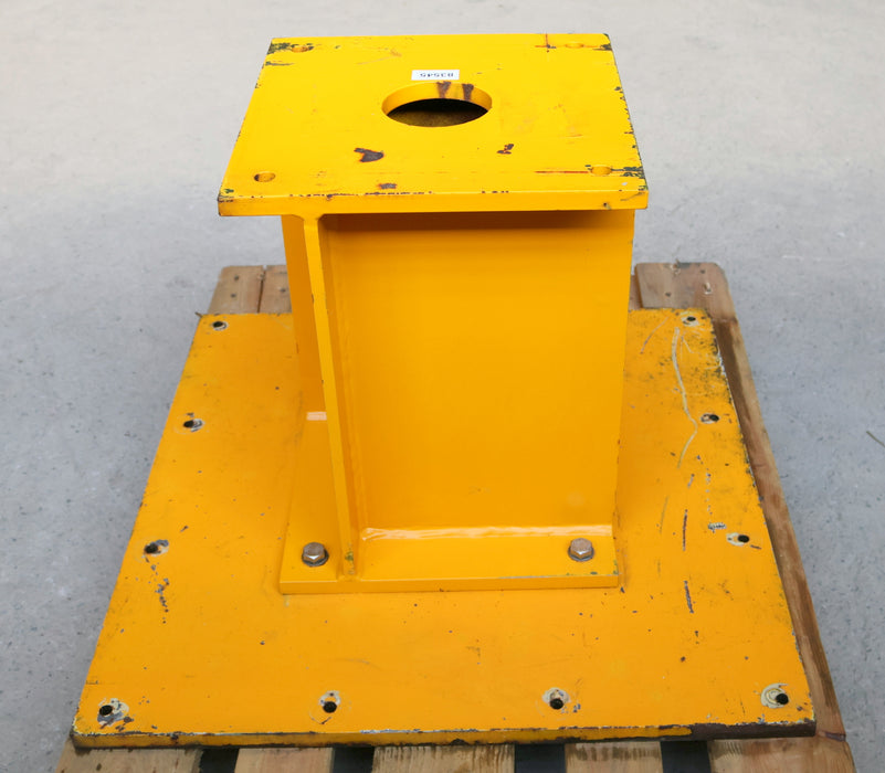 Bild des Artikels Fundament-Sockel-für-Säulenschwenkkran-Höhe-495mm-Stellfläche-750x750mm