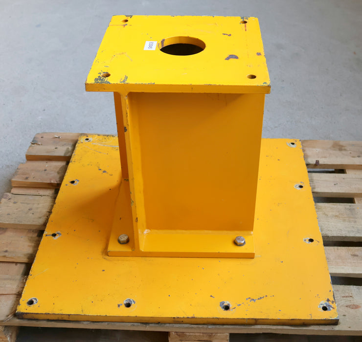 Bild des Artikels Fundament-Sockel-für-Säulenschwenkkran-Höhe-495mm-Stellfläche-750x750mm