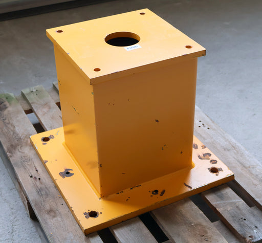 Bild des Artikels Fundament-Sockel-für-Säulenschwenkkran-Höhe-480mm-Stellfläche-550x550mm