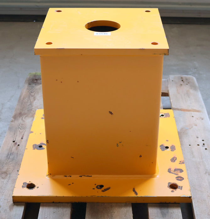Bild des Artikels Fundament-Sockel-für-Säulenschwenkkran-Höhe-480mm-Stellfläche-550x550mm