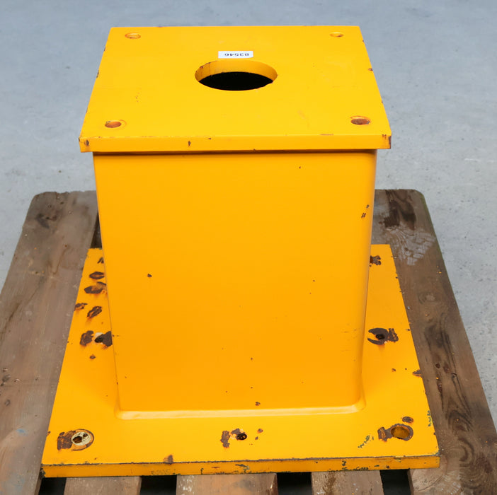 Bild des Artikels Fundament-Sockel-für-Säulenschwenkkran-Höhe-480mm-Stellfläche-550x550mm