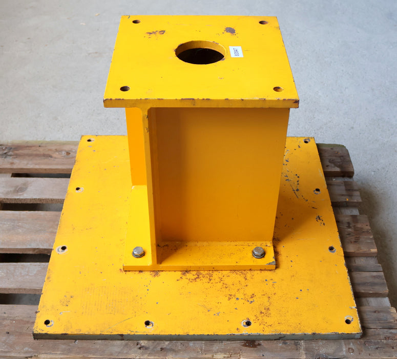 Bild des Artikels Fundament-Sockel-für-Säulenschwenkkran-Höhe-520mm-Stellfläche-750x750mm