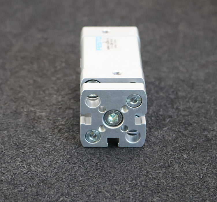 Bild des Artikels FESTO-Kompaktzylinder-Compact-cylinder-ADNGF-16-30-P-A-Art.Nr.-554217
