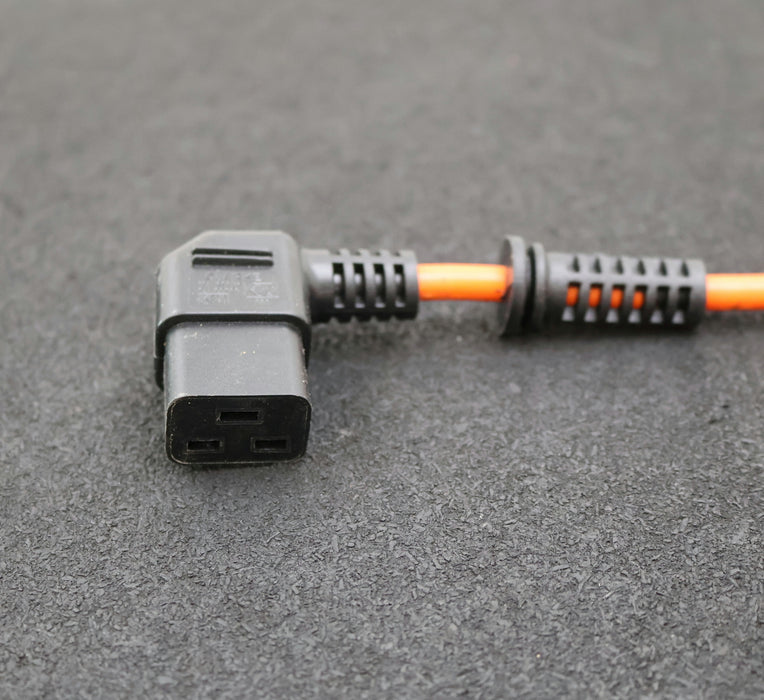 Bild des Artikels CLARKE-IEC-Stromkabel-UK-/-britischer-Standard-BS1363/A-auf-C13-Kabellänge-10m