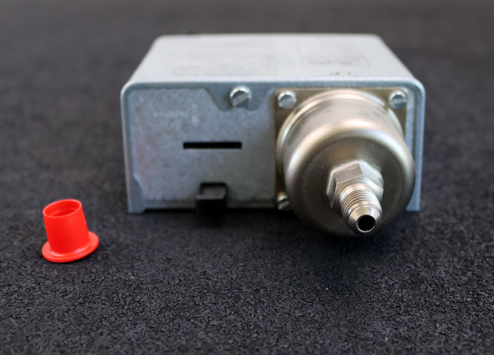 Bild des Artikels DANFOSS-Differenzdruckschalter-060B016866-0,65bar-Relais-Auslösezeit-90sec.