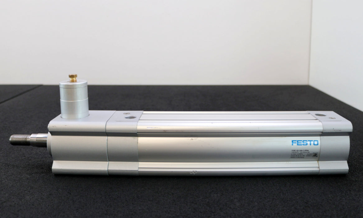 Bild des Artikels FESTO-Normzylinder-DSBC-63-200-C-PPVA-Mat.Nr.-1463475-KolbenØ-63mm-Hub-200mm