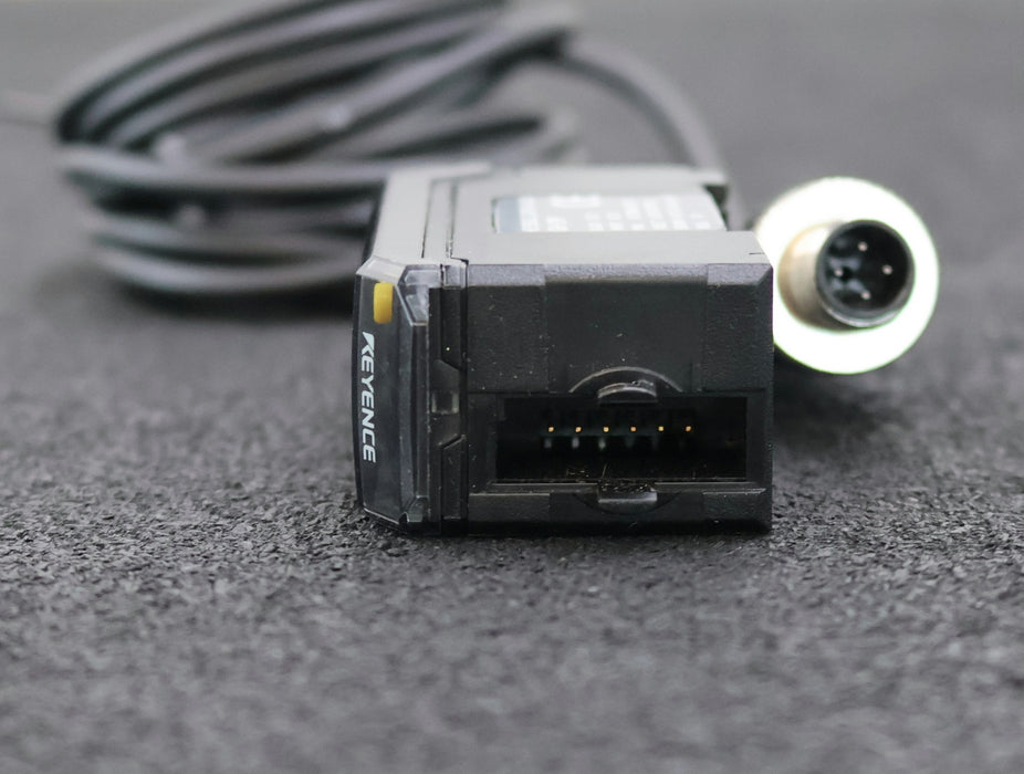 Bild des Artikels KEYENCE-Messverstärker-Haupteinheit-GV-21P-Doppel-Display-mit-7-Segmenten