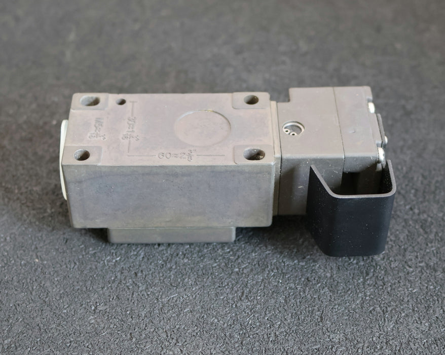 Bild des Artikels EUCHNER-Sicherheitsschalter-NZ1VZ-538E-MC1233-ID-Nr.-093858-230VAC-4A-1mA
